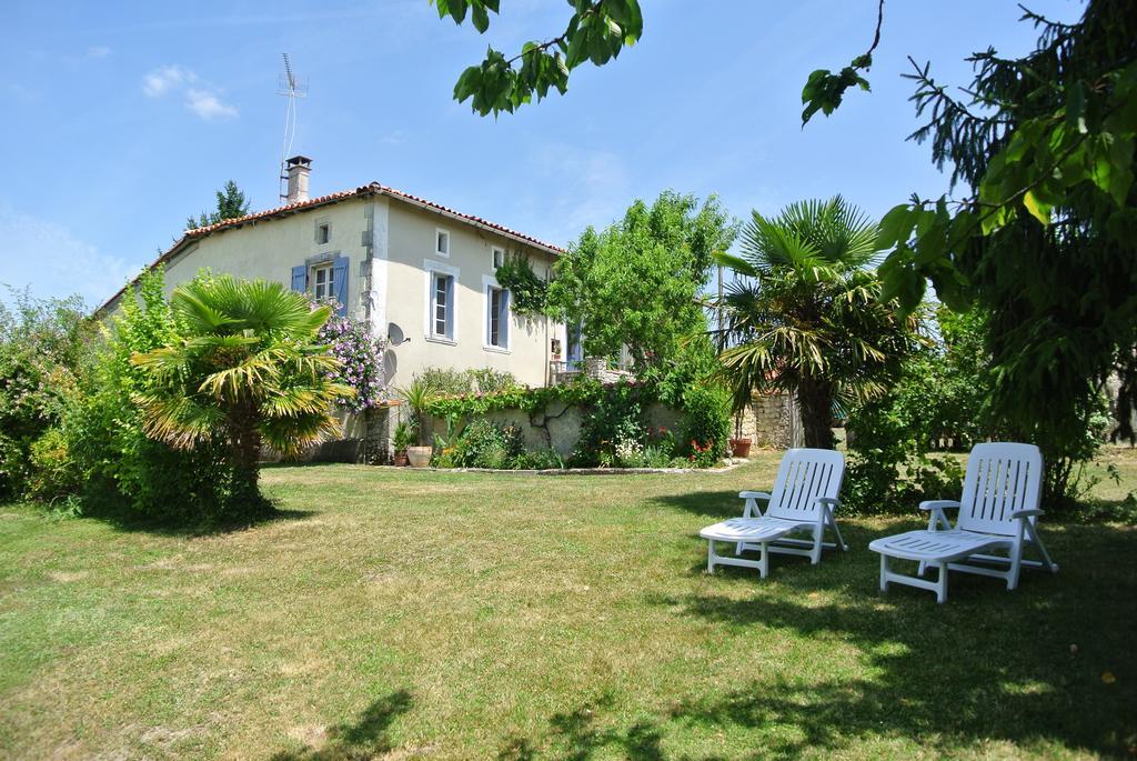 Chez Sarrazin Villa Brossac Exterior photo