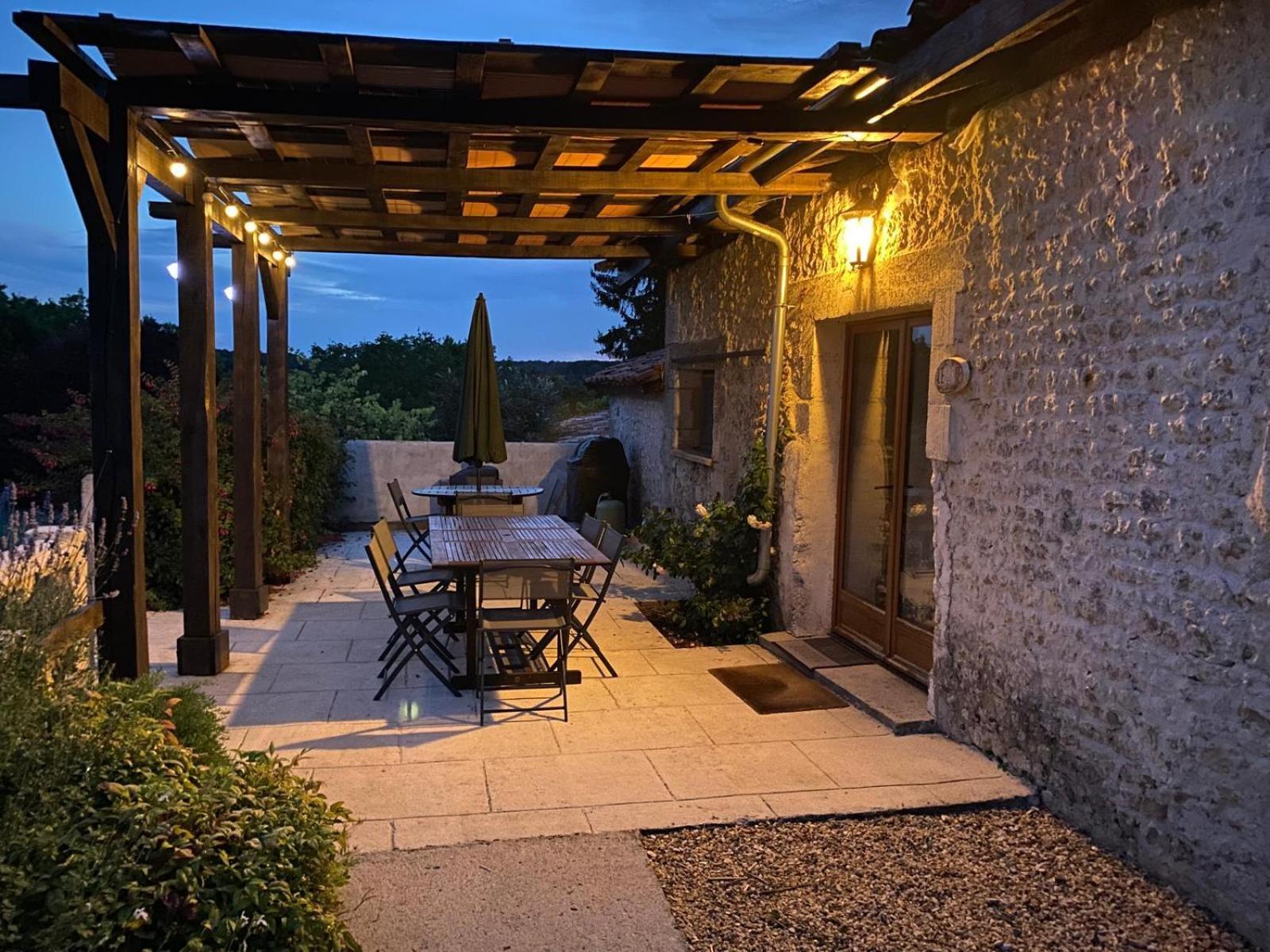 Chez Sarrazin Villa Brossac Exterior photo